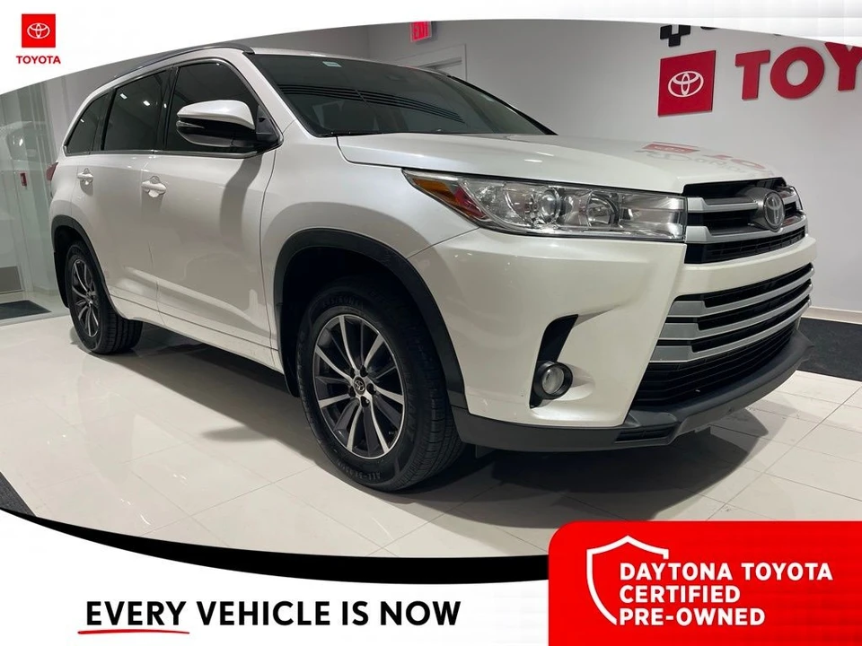 2017 Toyota Highlander - Image 6 of 10