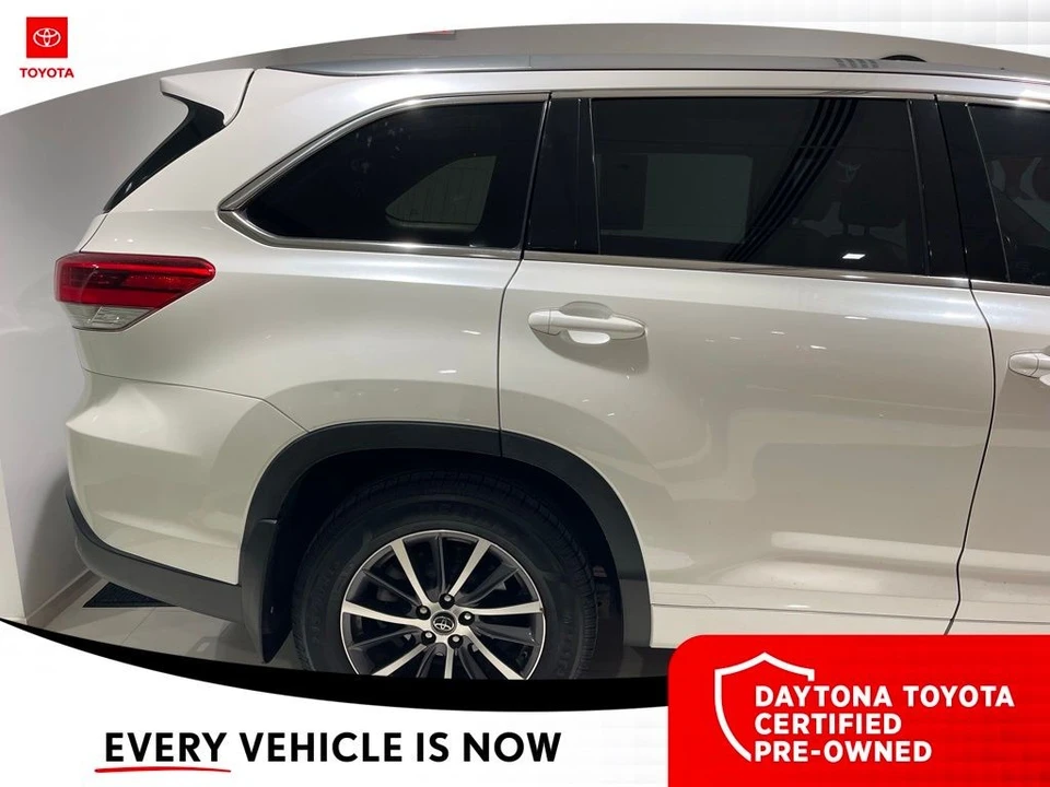 2017 Toyota Highlander - Image 4 of 10