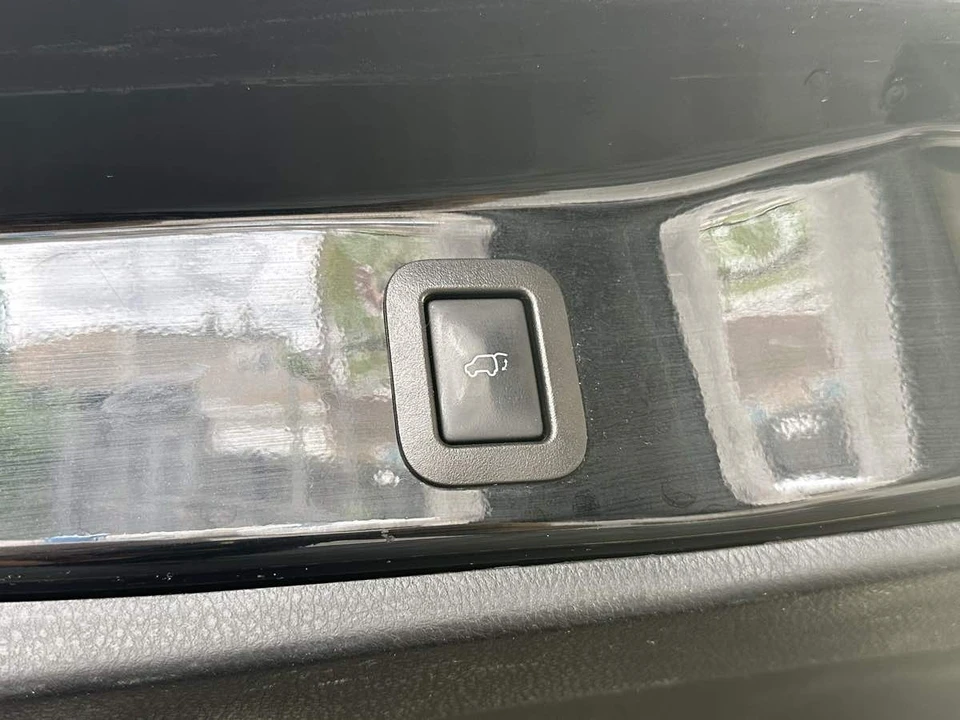 2017 Toyota Highlander - Image 20 of 21