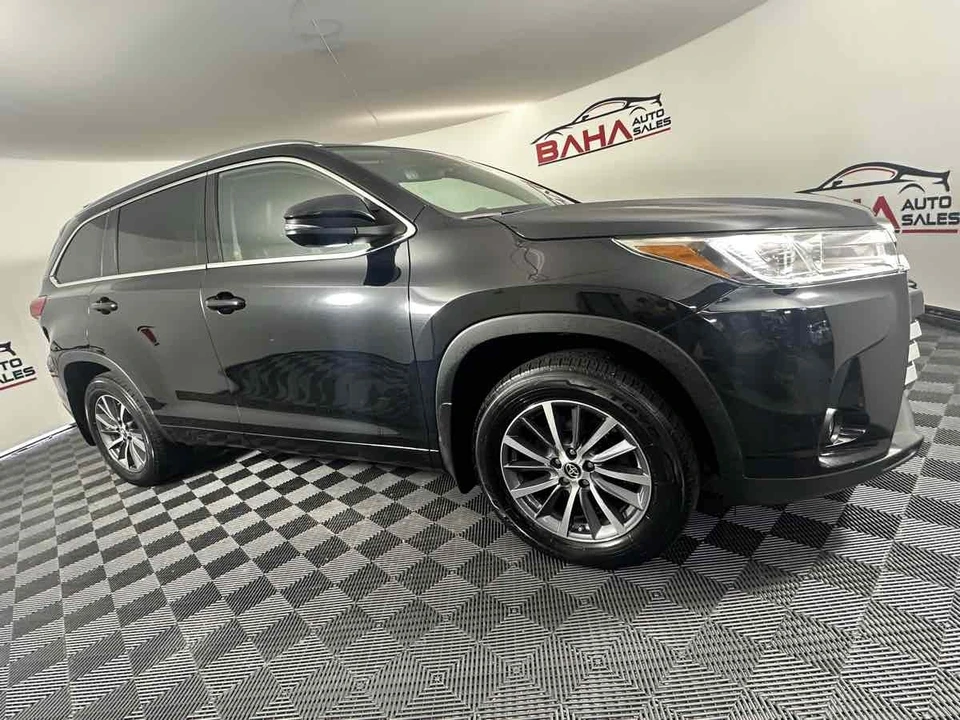 2017 Toyota Highlander - Image 12 of 21