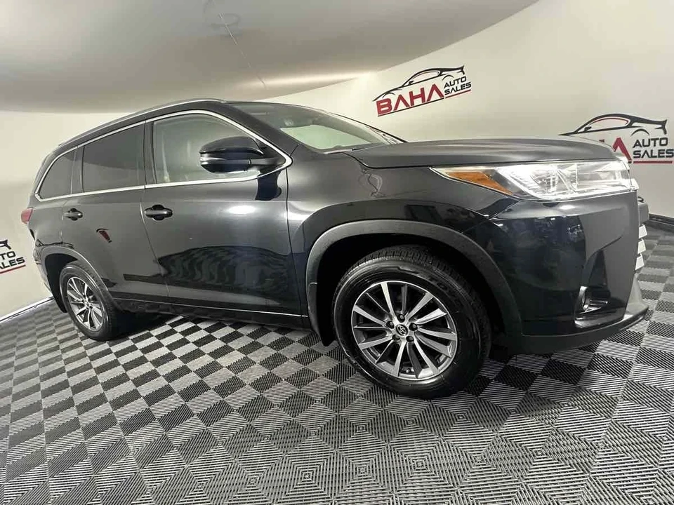 2017 Toyota Highlander - Image 12 of 21