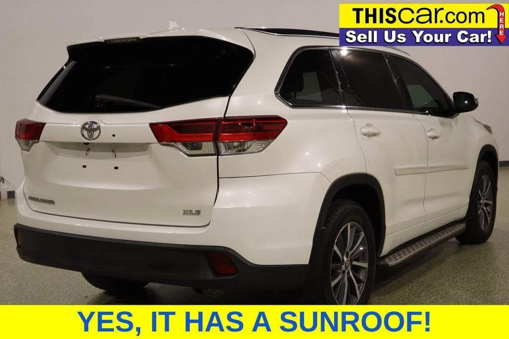 2017 Toyota Highlander - Image 9 of 12