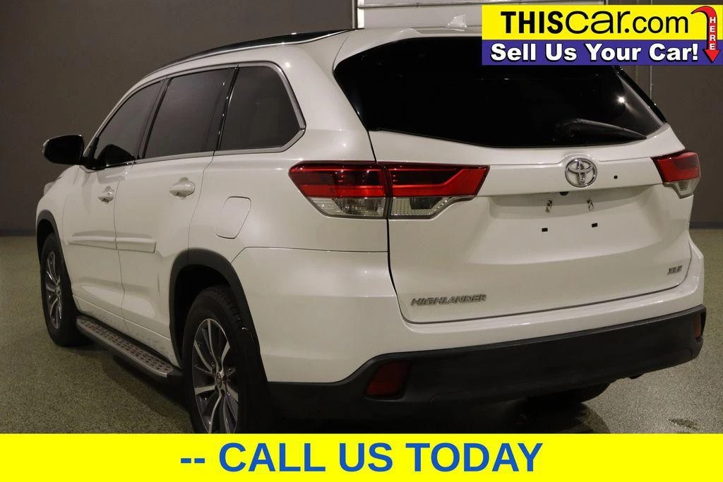 2017 Toyota Highlander - Image 6 of 12