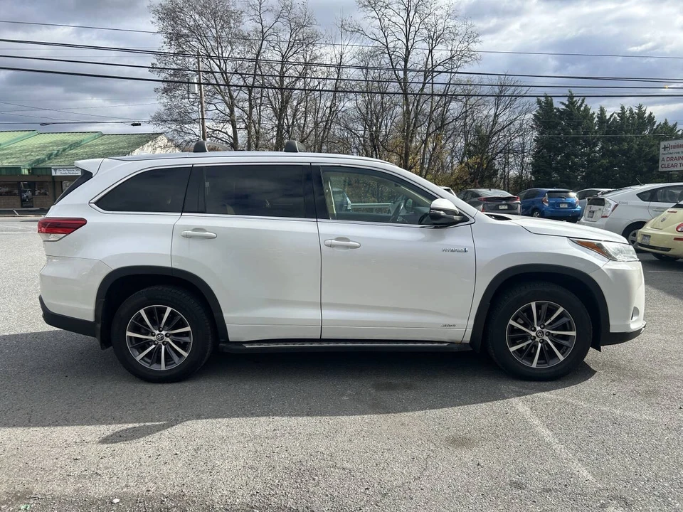 2017 Toyota Highlander - Image 5 of 21