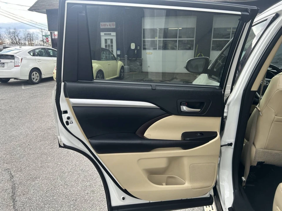 2017 Toyota Highlander - Image 21 of 21