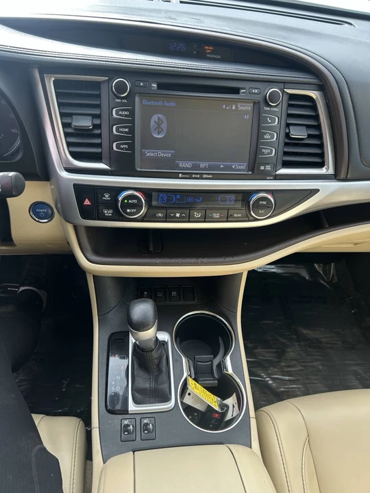 2017 Toyota Highlander - Image 11 of 21