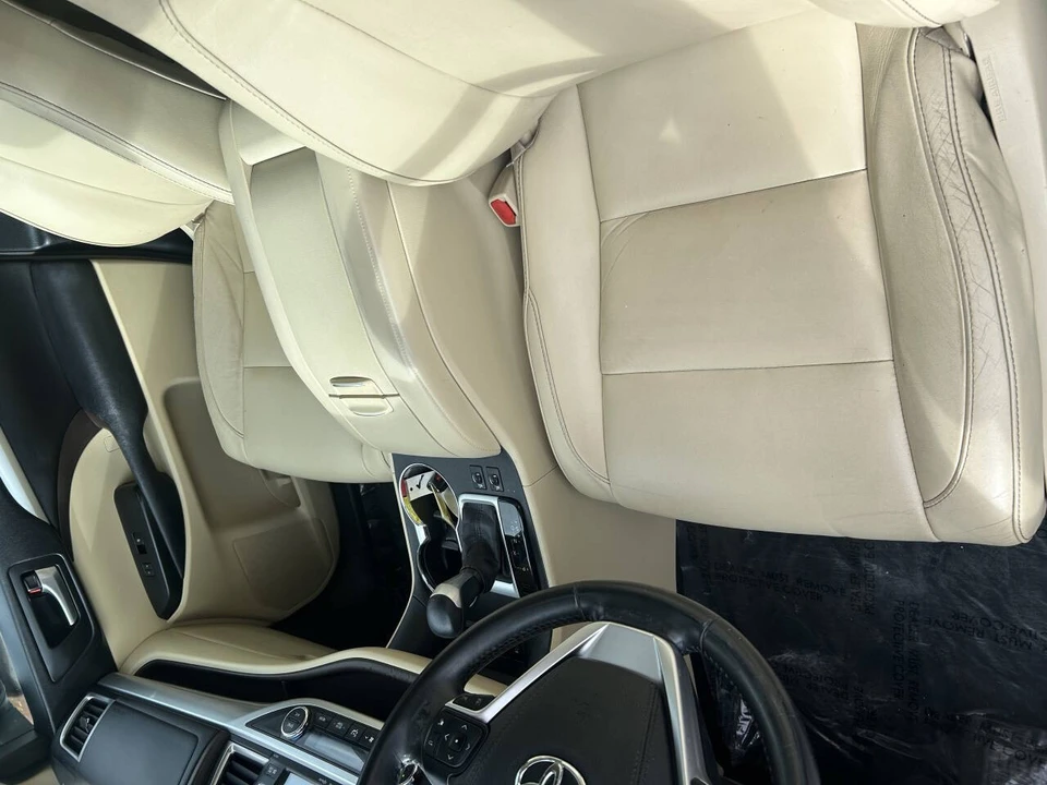 2017 Toyota Highlander - Image 19 of 21