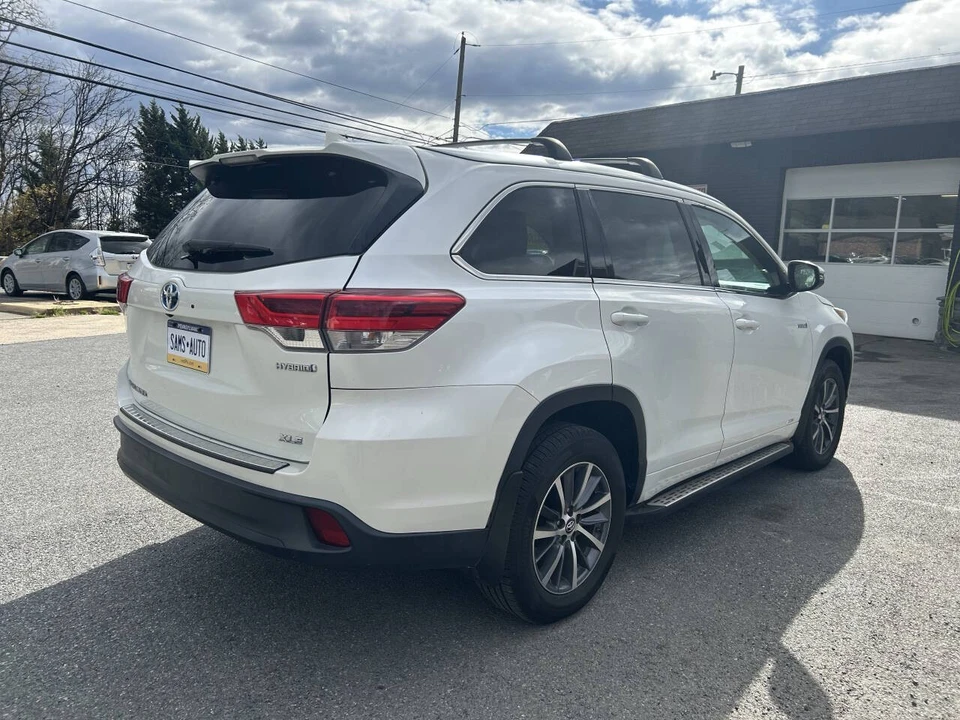 2017 Toyota Highlander - Image 6 of 21