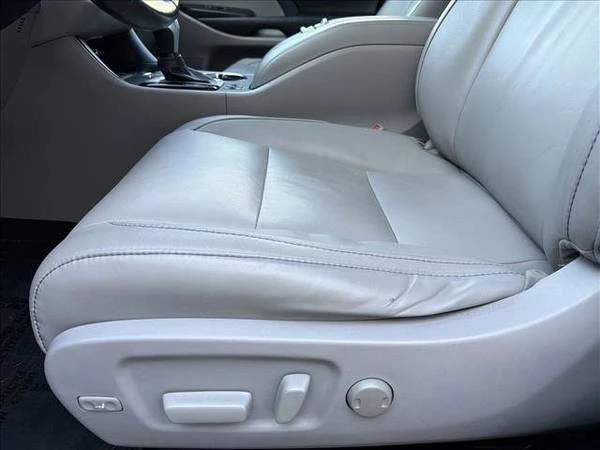 2017 Toyota Highlander - Image 12 of 21