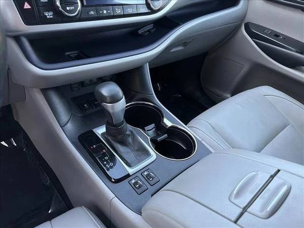 2017 Toyota Highlander - Image 21 of 21