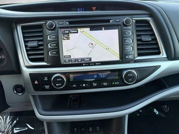 2017 Toyota Highlander - Image 19 of 21