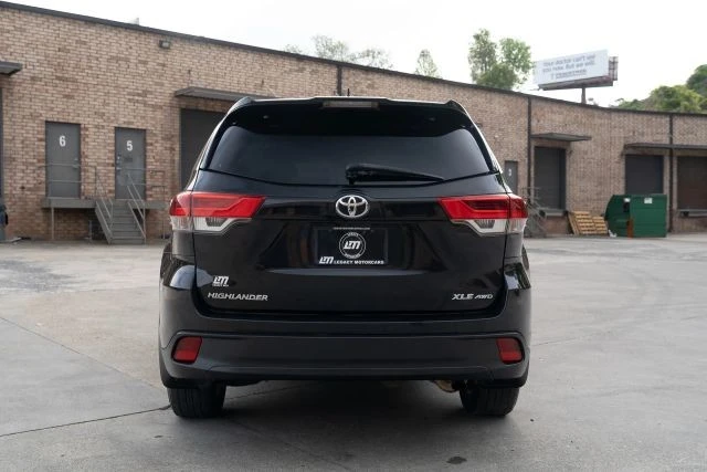 2017 Toyota Highlander - Image 7 of 30