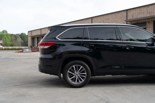 2017 Toyota Highlander - Image 10 of 30