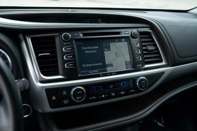 2017 Toyota Highlander - Image 23 of 30
