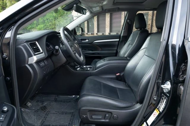 2017 Toyota Highlander - Image 16 of 30