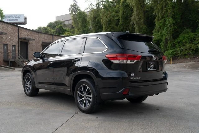 2017 Toyota Highlander - Image 6 of 30