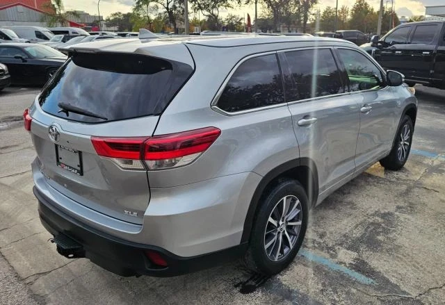 2017 Toyota Highlander - Image 5 of 21