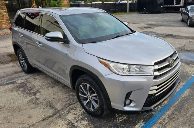 2017 Toyota Highlander - Image 3 of 21