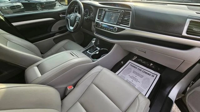 2017 Toyota Highlander - Image 16 of 21