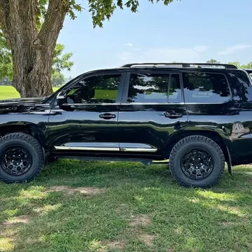 2017 Toyota Land Cruiser