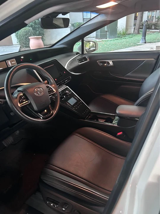 2017 Toyota Mirai - Image 5 of 7