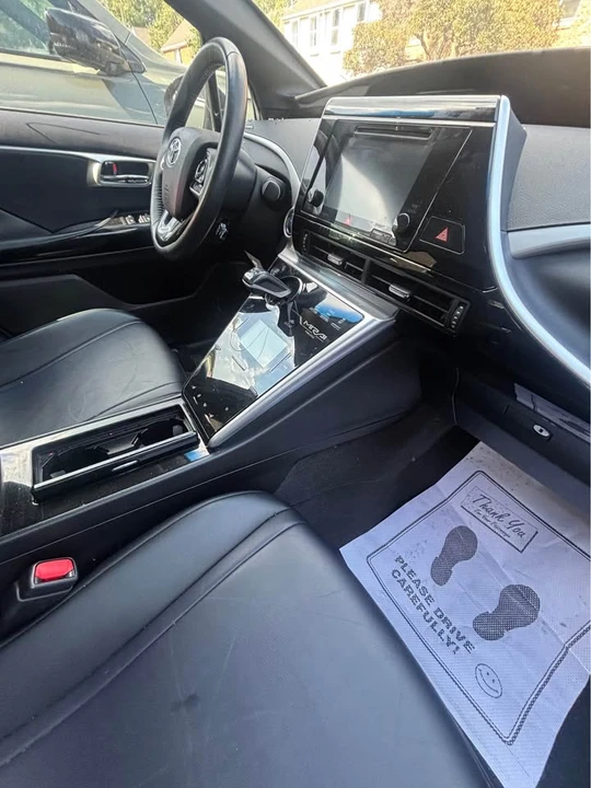 2017 Toyota Mirai - Image 2 of 4