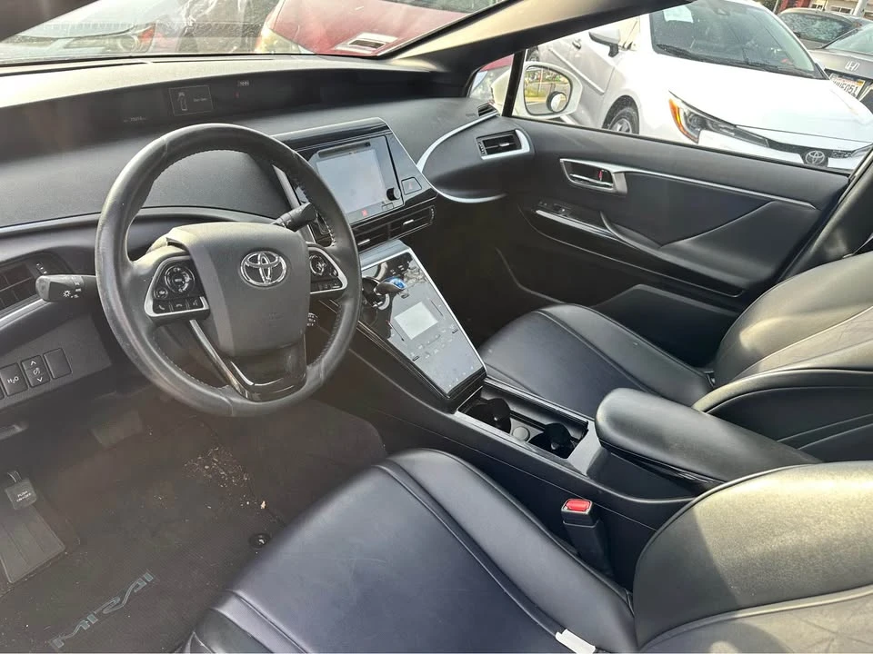 2017 Toyota Mirai - Image 7 of 9