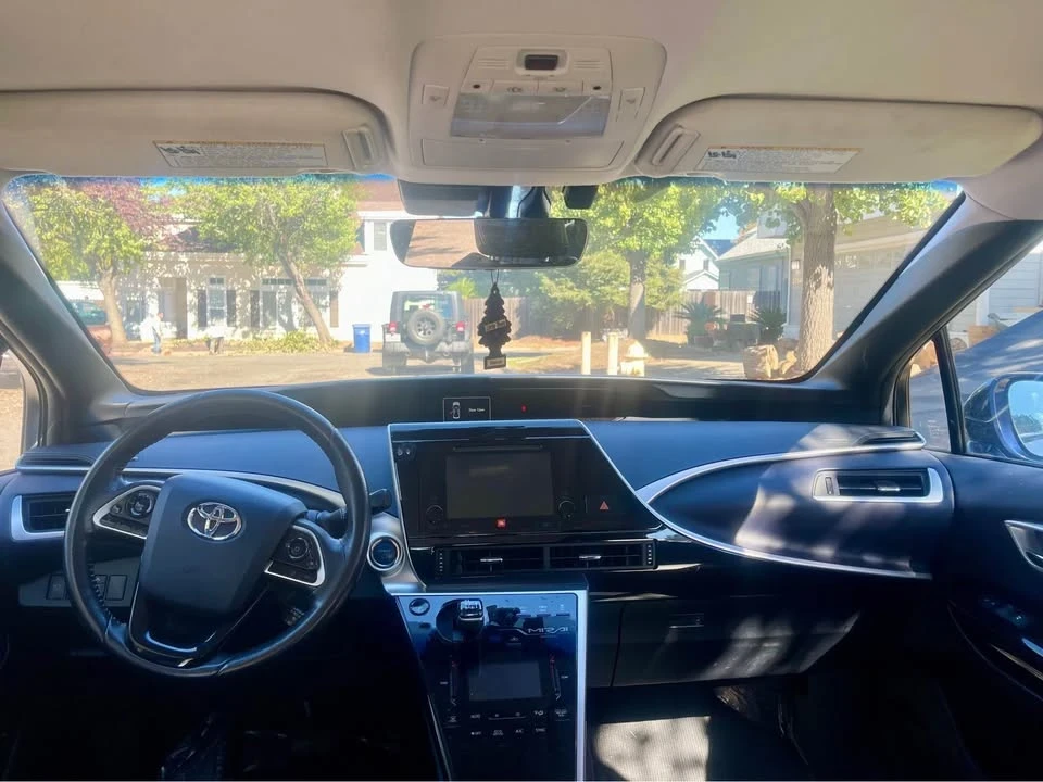2017 Toyota Mirai - Image 5 of 5