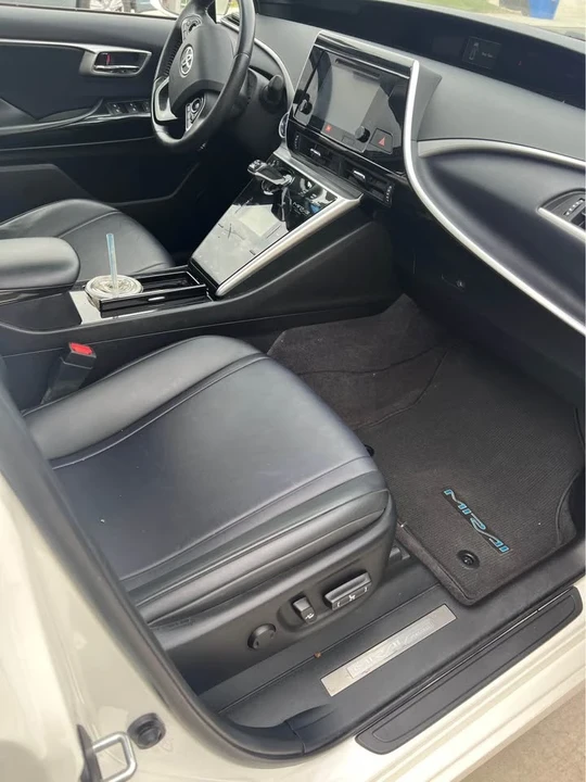 2017 Toyota Mirai - Image 7 of 7
