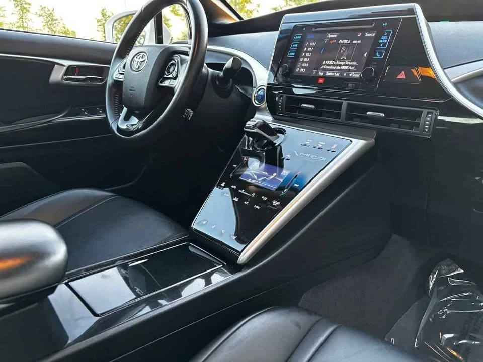 2017 Toyota Mirai - Image 15 of 19