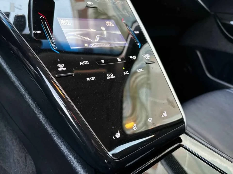 2017 Toyota Mirai - Image 11 of 19
