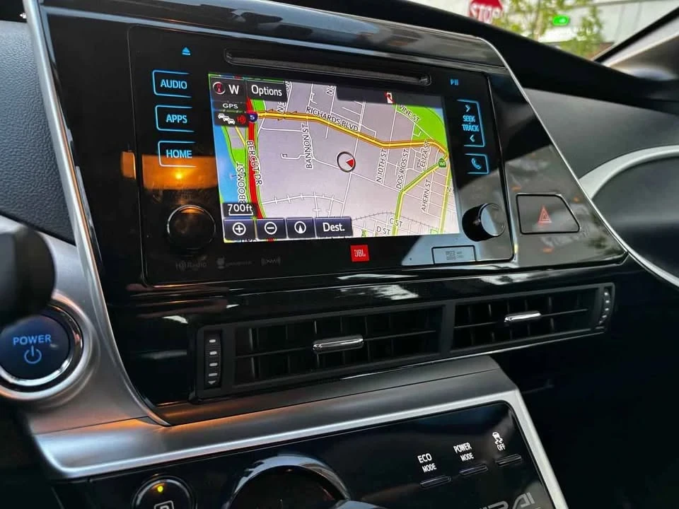 2017 Toyota Mirai - Image 16 of 19