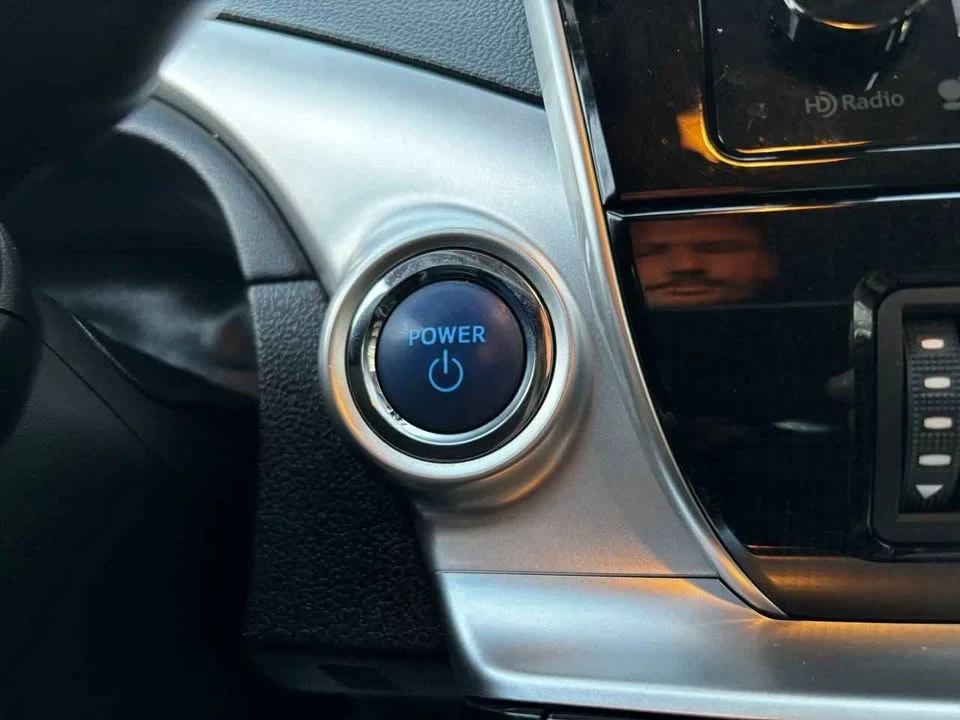 2017 Toyota Mirai - Image 17 of 19