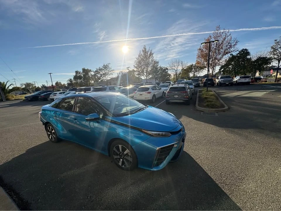2017 Toyota Mirai - Image 3 of 12