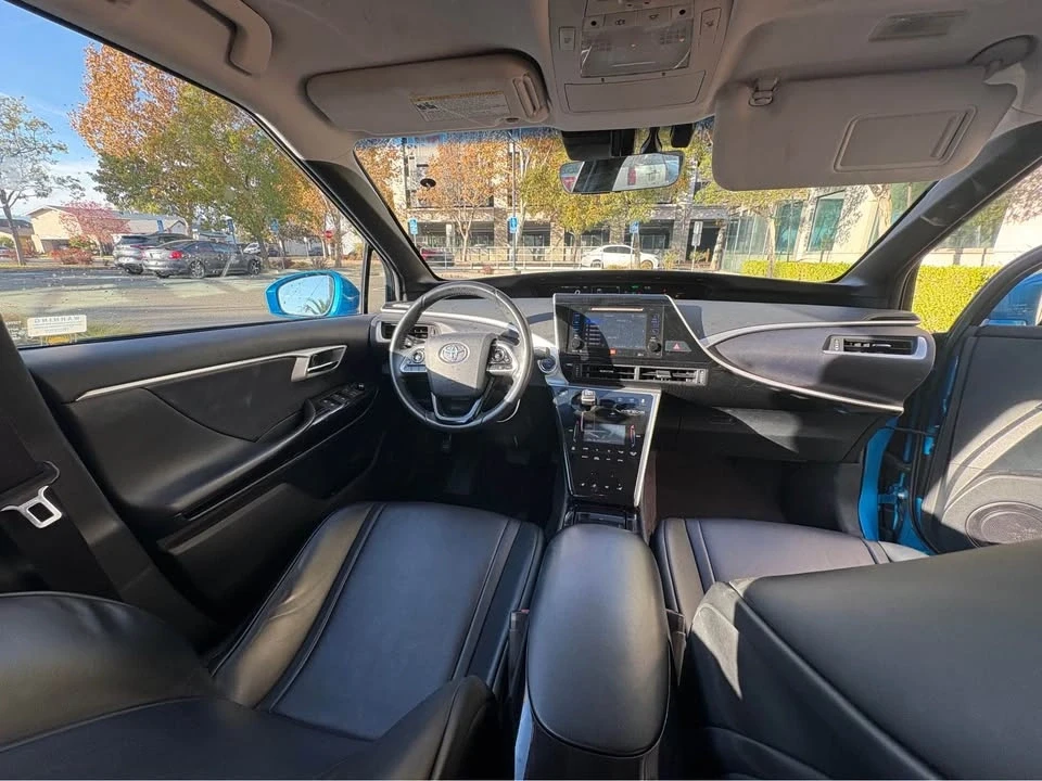 2017 Toyota Mirai - Image 10 of 12