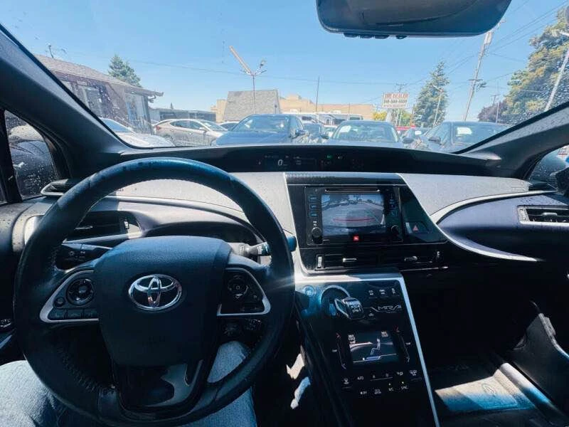 2017 Toyota Mirai - Image 6 of 8