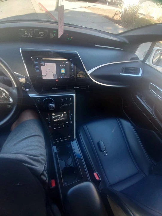 2017 Toyota Mirai - Image 13 of 16