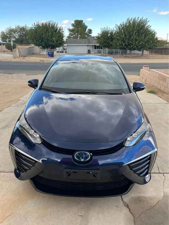 2017 Toyota Mirai - Image 2 of 4