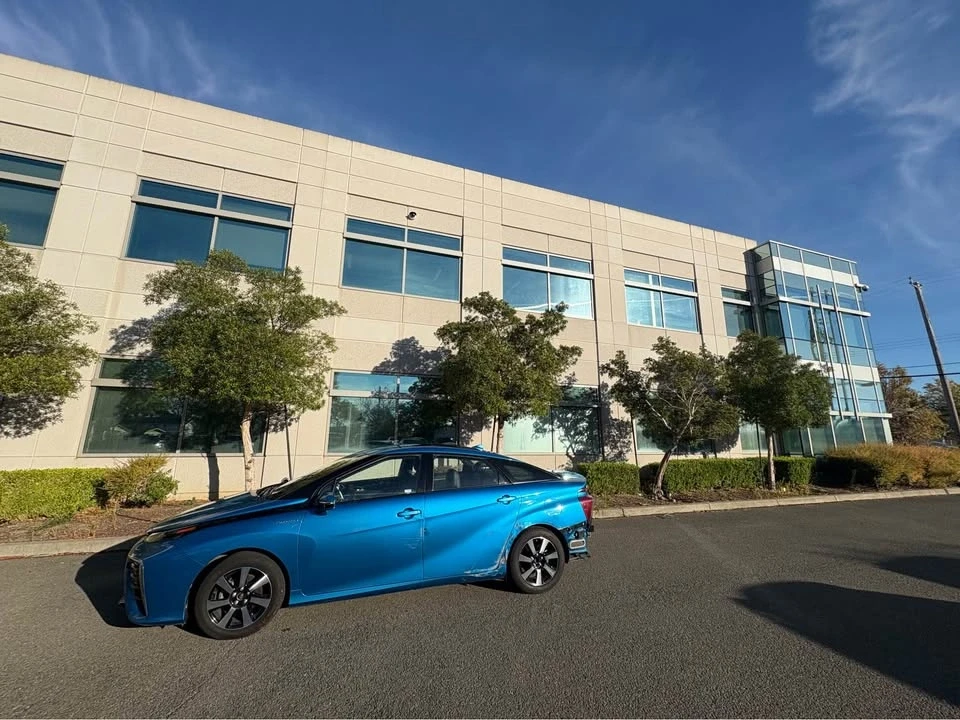2017 Toyota Mirai - Image 2 of 12