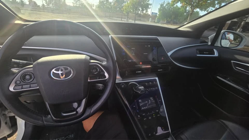 2017 Toyota Mirai - Image 10 of 10