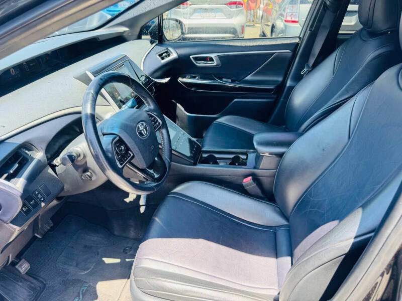 2017 Toyota Mirai - Image 7 of 8