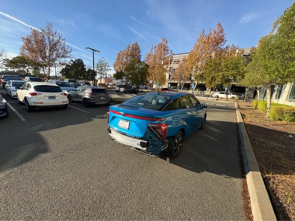 2017 Toyota Mirai - Image 6 of 12