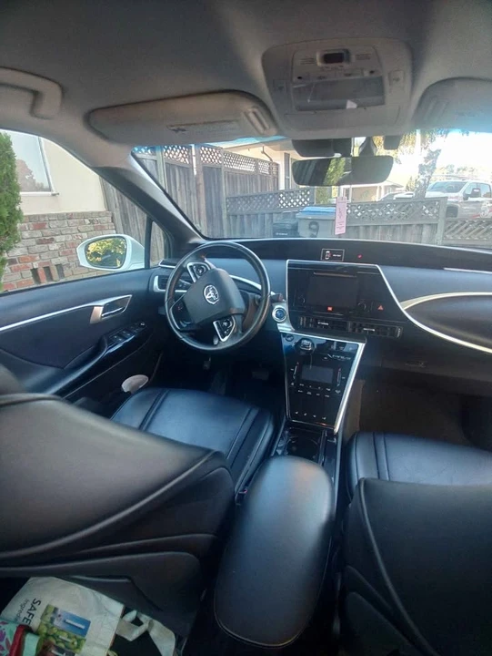 2017 Toyota Mirai - Image 5 of 16