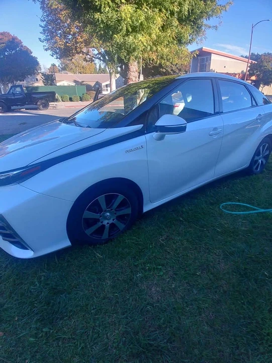 2017 Toyota Mirai - Image 9 of 16
