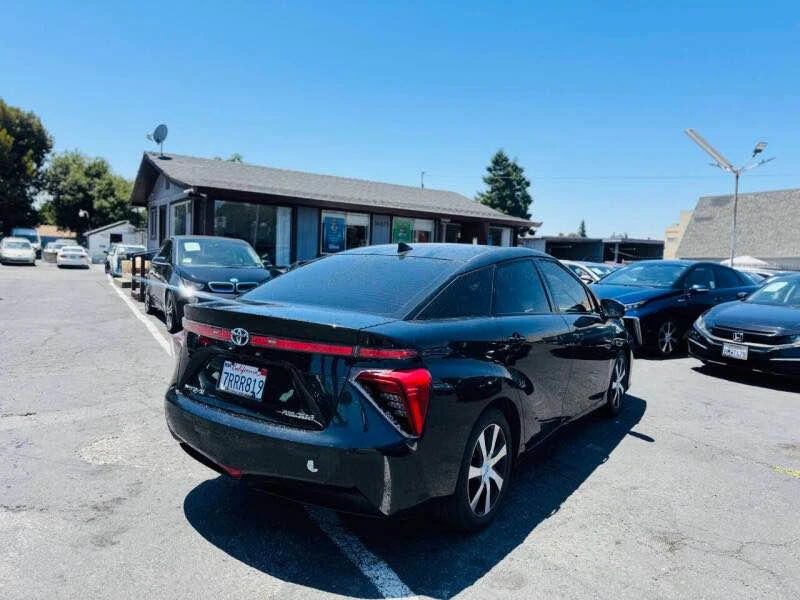 2017 Toyota Mirai - Image 4 of 8