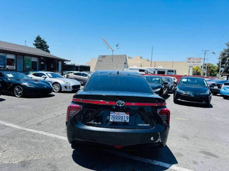 2017 Toyota Mirai - Image 5 of 8