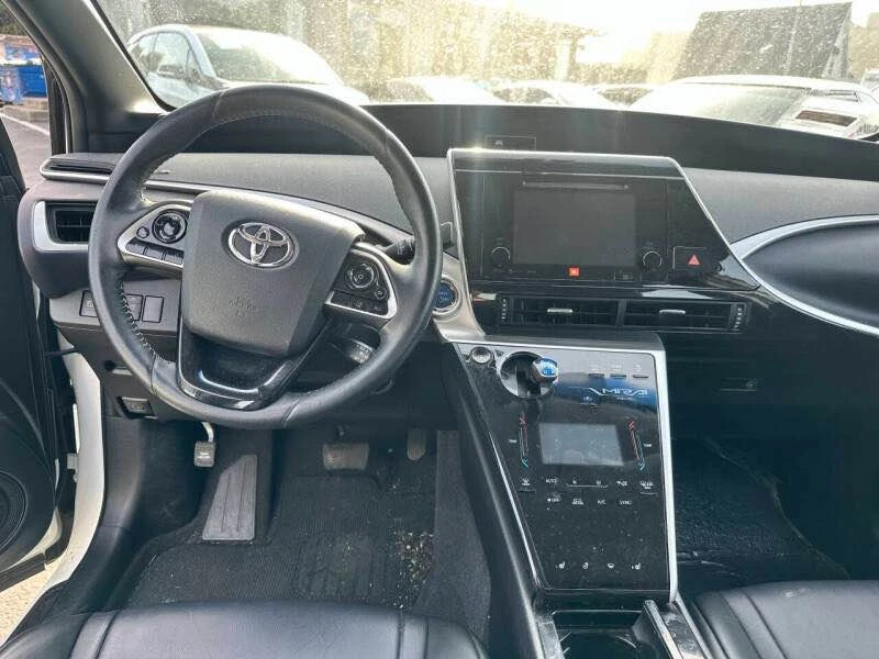 2017 Toyota Mirai - Image 9 of 9