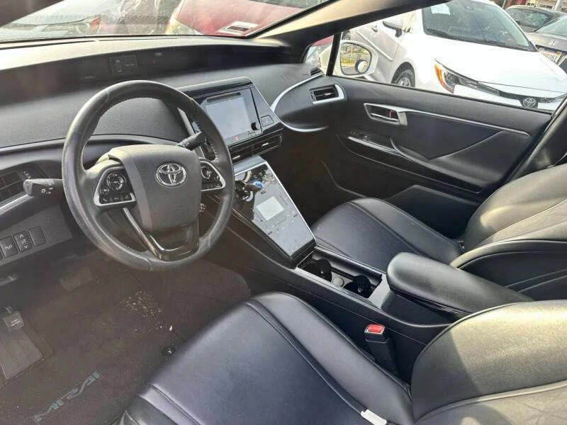 2017 Toyota Mirai - Image 7 of 9