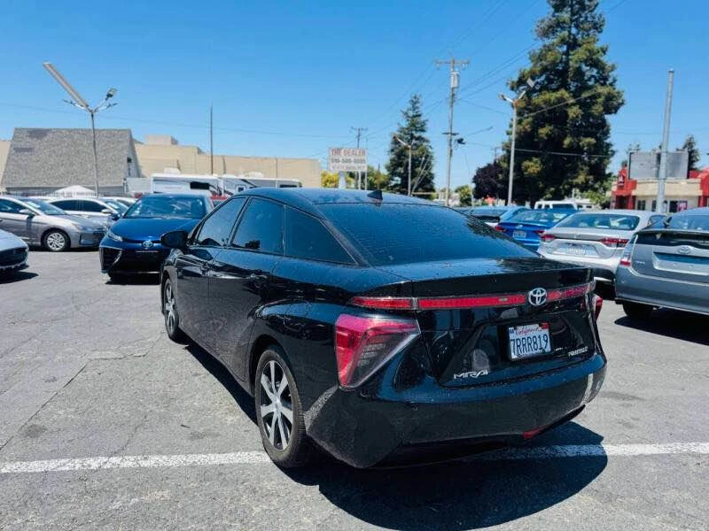 2017 Toyota Mirai - Image 3 of 8