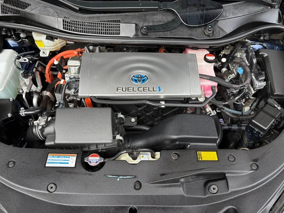 2017 Toyota Mirai - Image 19 of 20